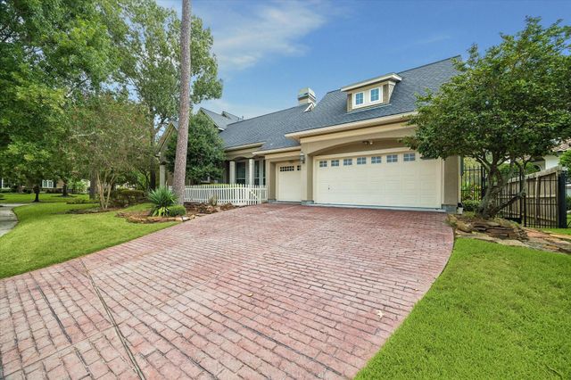 15 Golf Links Court, Kingwood, TX 77339