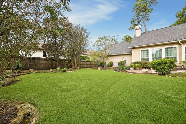 15 Golf Links Court, Kingwood, TX 77339