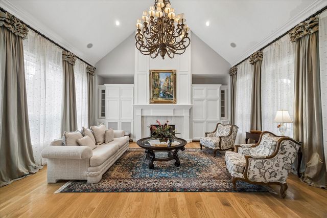 15 Golf Links Court, Kingwood, TX 77339