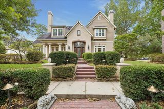 15 Golf Links Court, Kingwood, TX 77339