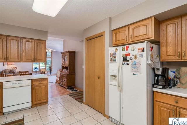 2320 Hoffman Path, Mankato, MN 56001