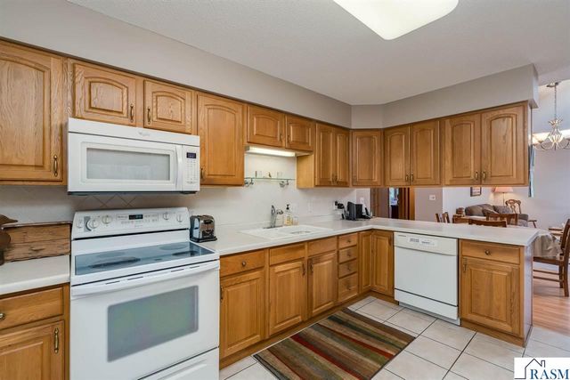 2320 Hoffman Path, Mankato, MN 56001