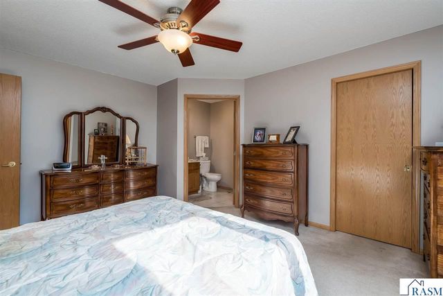 2320 Hoffman Path, Mankato, MN 56001