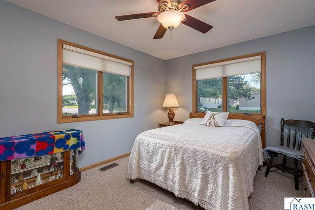 2320 Hoffman Path, Mankato, MN 56001