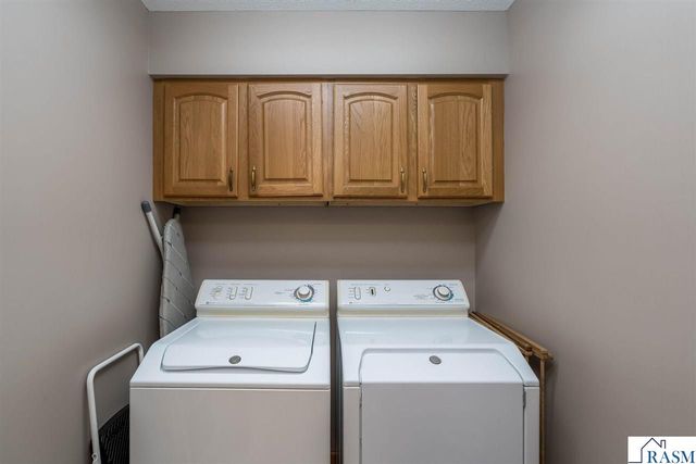 2320 Hoffman Path, Mankato, MN 56001