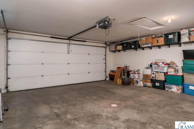 2320 Hoffman Path, Mankato, MN 56001