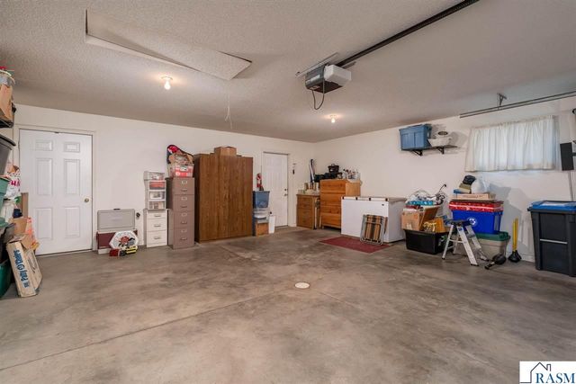 2320 Hoffman Path, Mankato, MN 56001
