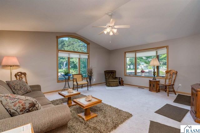 2320 Hoffman Path, Mankato, MN 56001