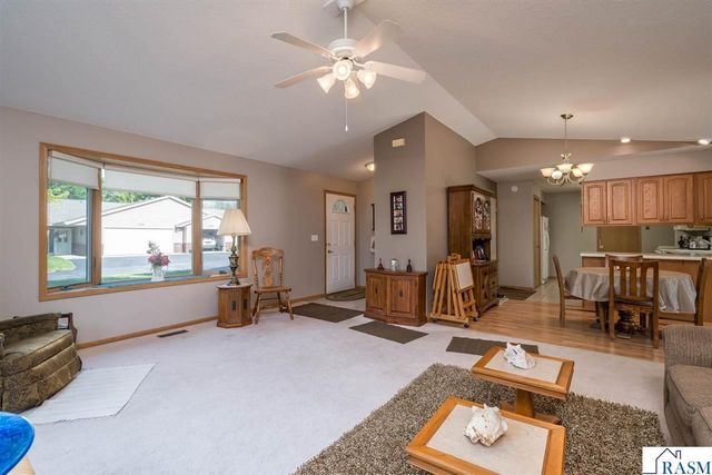 2320 Hoffman Path, Mankato, MN 56001