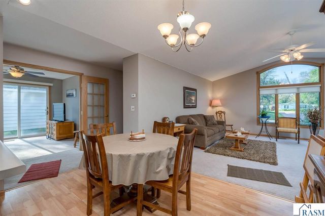 2320 Hoffman Path, Mankato, MN 56001
