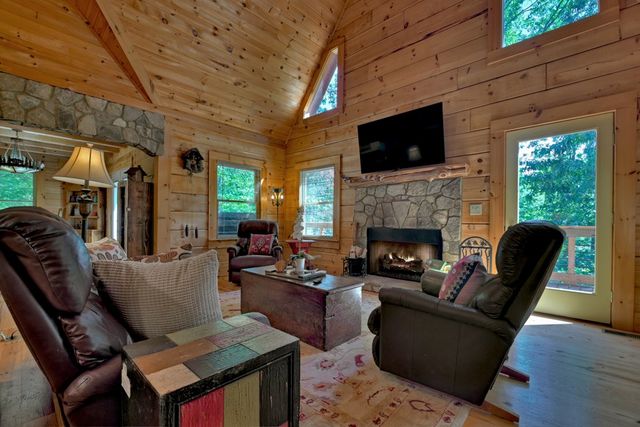 18 Mallard Lane, Morganton, GA 30560