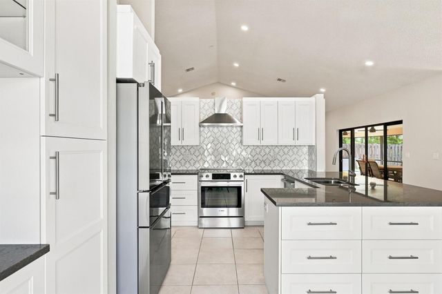 9960 Majestic Way, Boynton Beach, FL 33437
