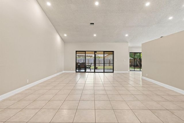 9960 Majestic Way, Boynton Beach, FL 33437