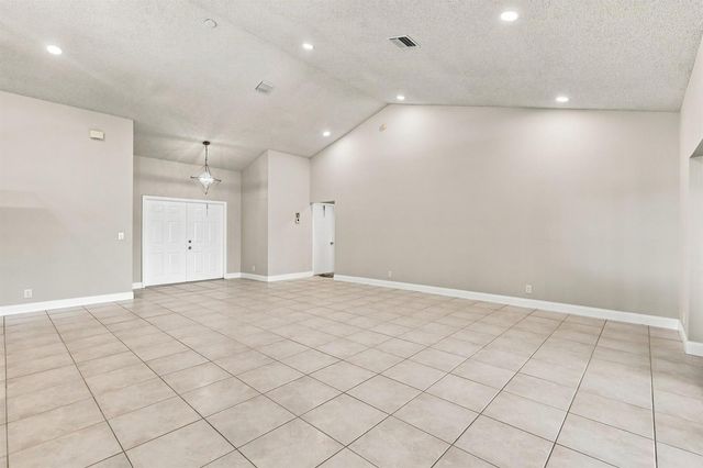 9960 Majestic Way, Boynton Beach, FL 33437