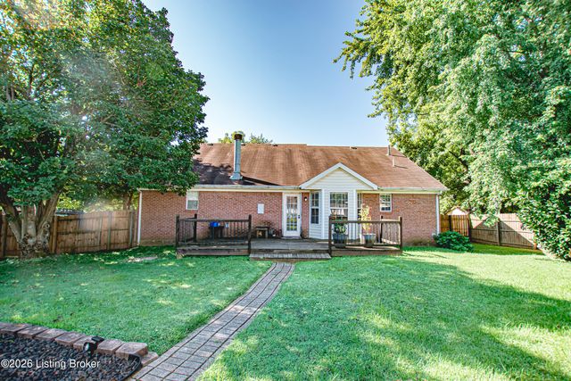 360 Shadowlawn Dr, Louisville, KY 40229