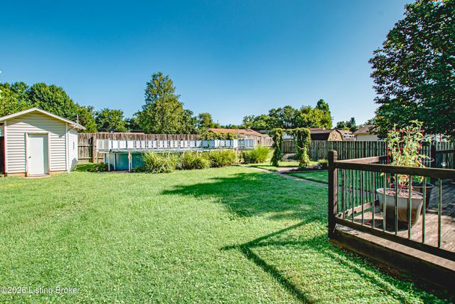 360 Shadowlawn Dr, Louisville, KY 40229