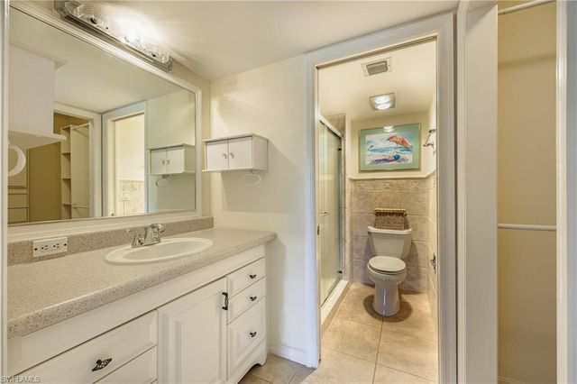 1668 Spoonbill LN B, Naples, FL 34105