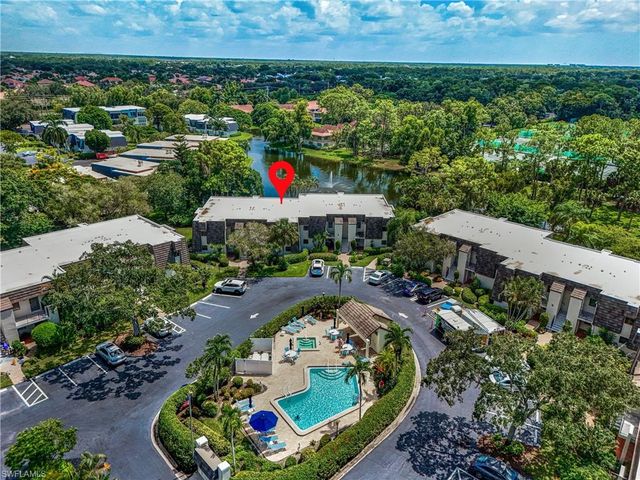 1668 Spoonbill LN B, Naples, FL 34105