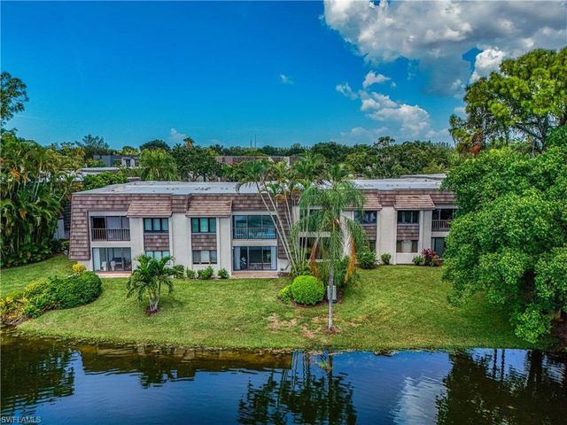 1668 Spoonbill LN B, Naples, FL 34105