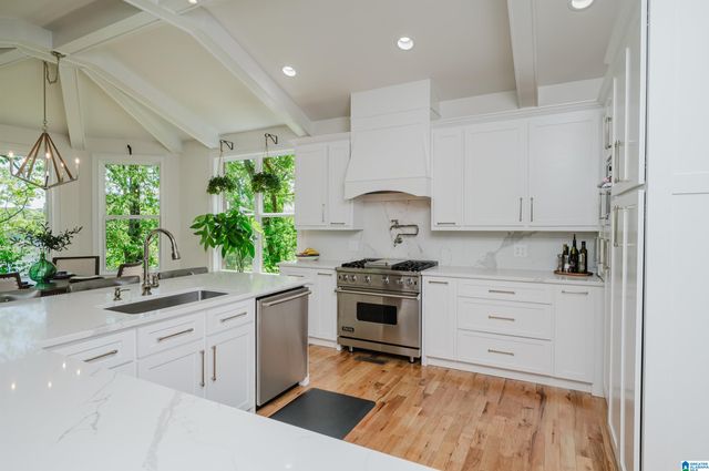 705 LAKEVIEW CREST DRIVE, Pell City, AL 35128