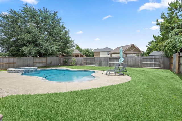 18226 E Willow Oak Bend Drive, Cypress, TX 77433