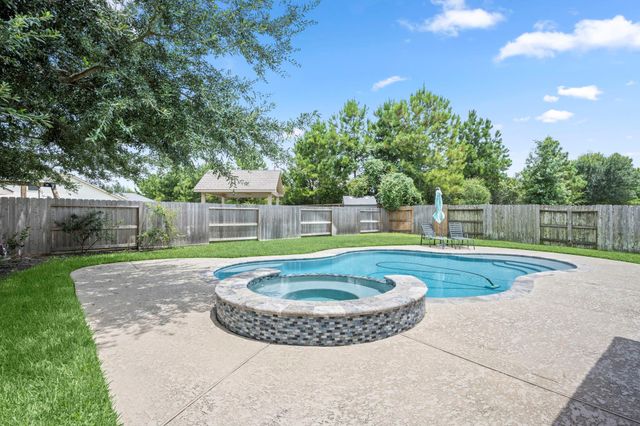 18226 E Willow Oak Bend Drive, Cypress, TX 77433