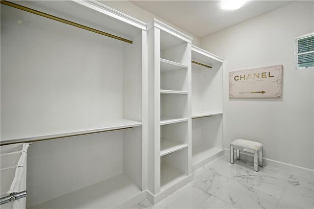 2083 Indian Summer Lane, Vero Beach, FL 32963