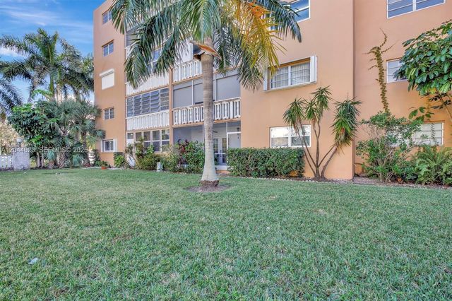 219 NE 14th Ave 306, Hallandale Beach, FL 33009