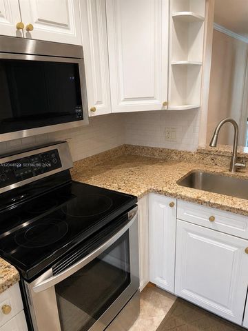 219 NE 14th Ave 306, Hallandale Beach, FL 33009