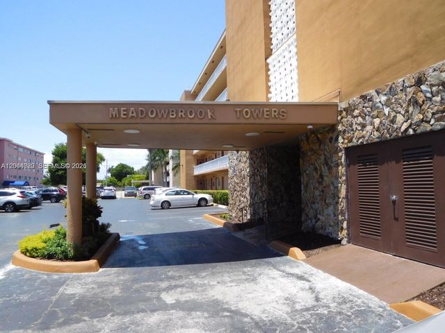 219 NE 14th Ave 306, Hallandale Beach, FL 33009