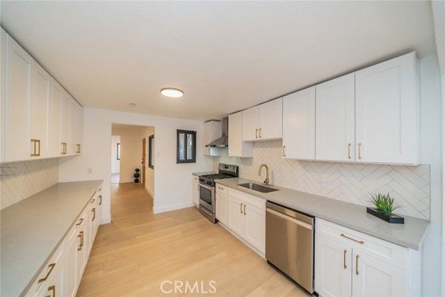 932 S Bon View Avenue, Ontario, CA 91761