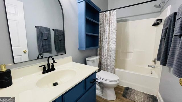 559 W Oaks Drive, Woodstock, GA 30188