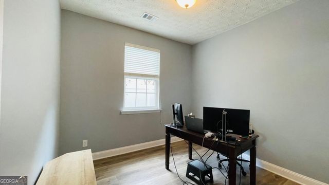 559 W Oaks Drive, Woodstock, GA 30188