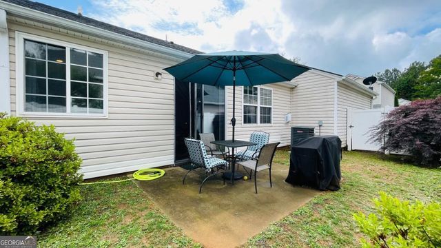 559 W Oaks Drive, Woodstock, GA 30188