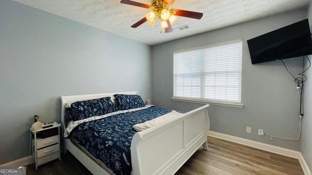 559 W Oaks Drive, Woodstock, GA 30188