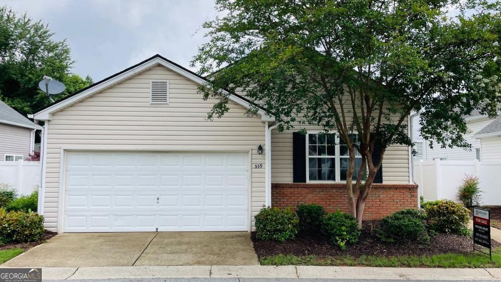 559 W Oaks Drive, Woodstock, GA 30188