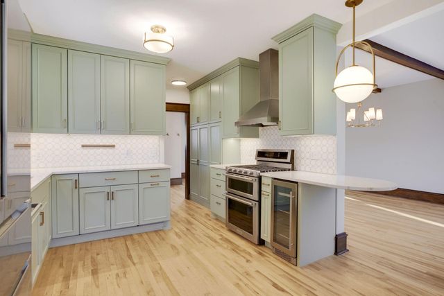 939 Linwood Avenue, Saint Paul, MN 55105