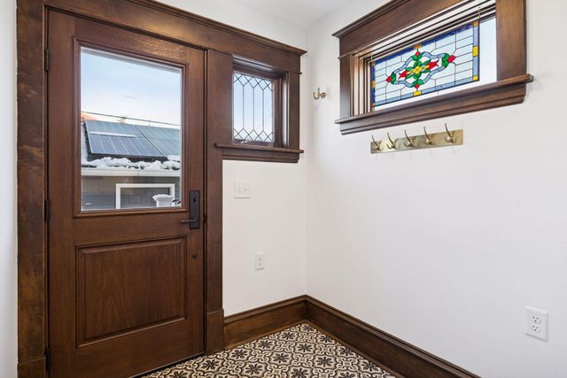 939 Linwood Avenue, Saint Paul, MN 55105