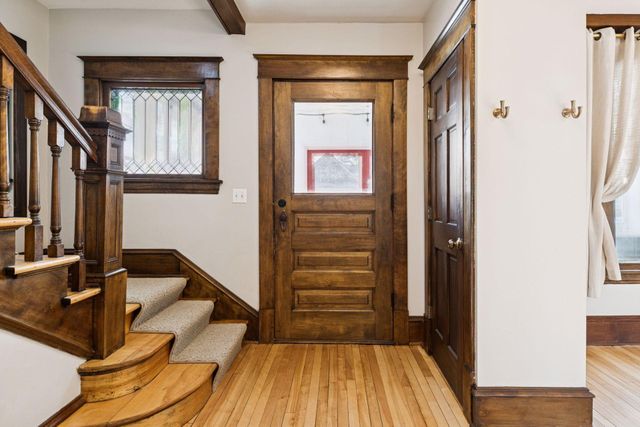 939 Linwood Avenue, Saint Paul, MN 55105