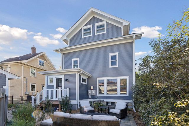 939 Linwood Avenue, Saint Paul, MN 55105