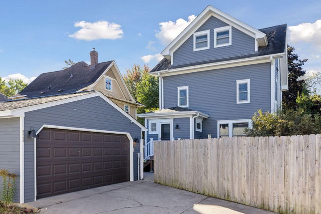 939 Linwood Avenue, Saint Paul, MN 55105