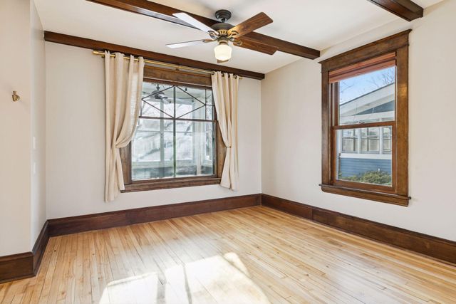 939 Linwood Avenue, Saint Paul, MN 55105