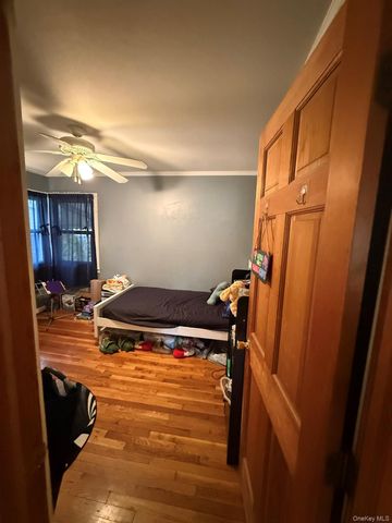 346 Holmes Street, Levittown, NY 11756