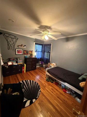 346 Holmes Street, Levittown, NY 11756