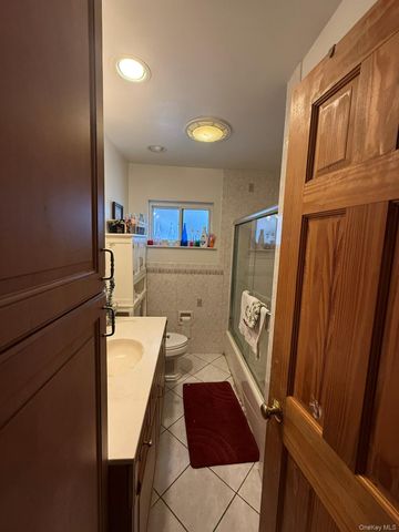 346 Holmes Street, Levittown, NY 11756