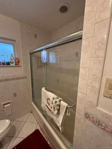 346 Holmes Street, Levittown, NY 11756