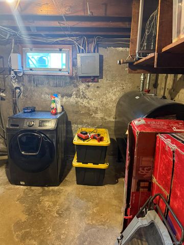 346 Holmes Street, Levittown, NY 11756