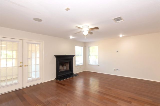 2321 Friarcreek LOOP, Round Rock, TX 78664