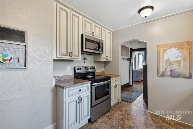 3904 S Indiana Avenue, Caldwell, ID 83605