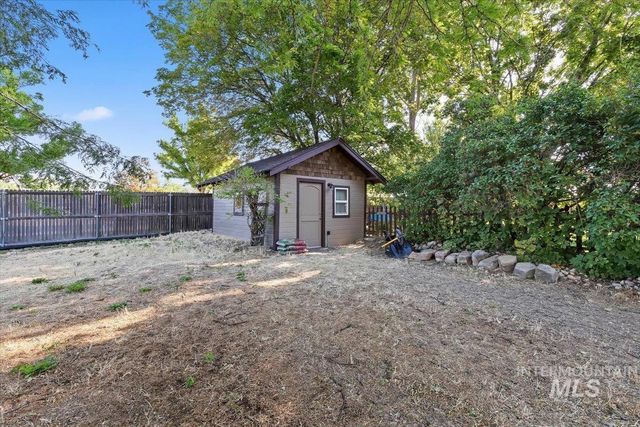 3904 S Indiana Avenue, Caldwell, ID 83605